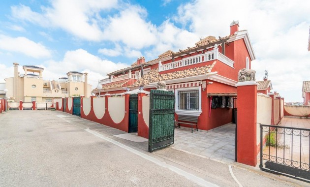 Resale - Terraced house -
Orihuela Costa - PAU 8