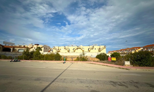 Resale - Plot -
Orihuela Costa - La Florida