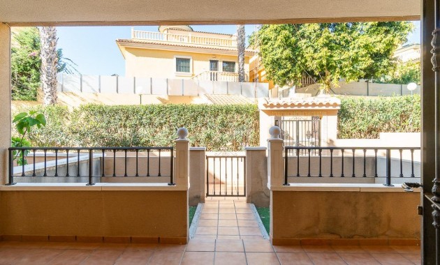 Sale - Bungalow -
Orihuela Costa - Villamartin