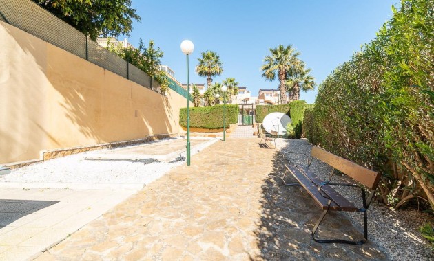 Sale - Bungalow -
Orihuela Costa - Villamartin