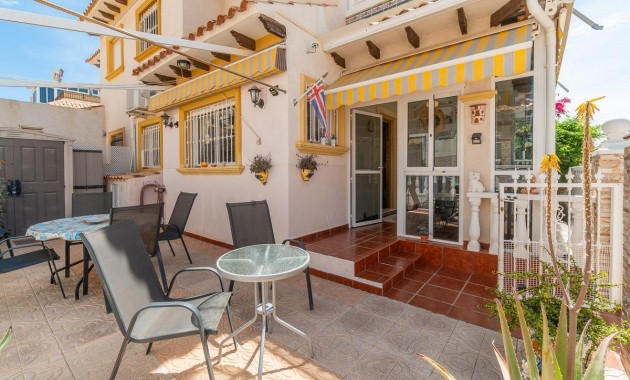Resale - Terraced house -
Orihuela Costa - Playa Flamenca
