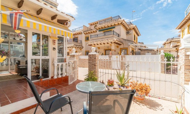 Resale - Terraced house -
Orihuela Costa - Playa Flamenca