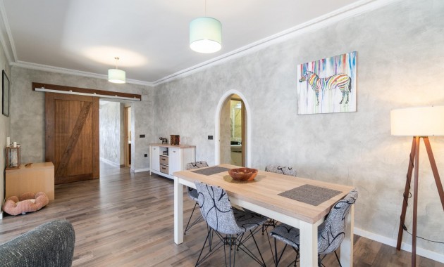 Sale - Villa -
Torrevieja - Torreta florida