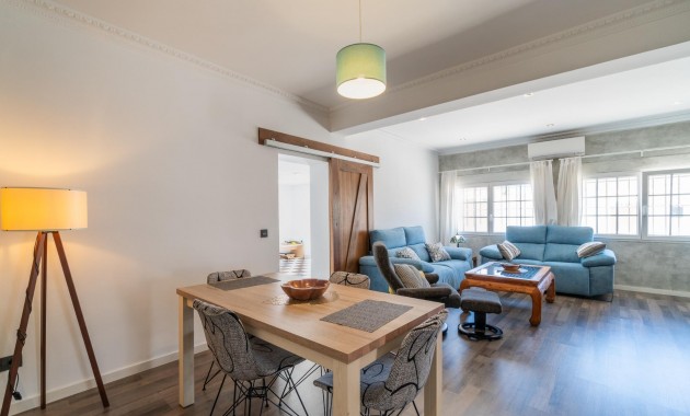 Sale - Villa -
Torrevieja - Torreta florida