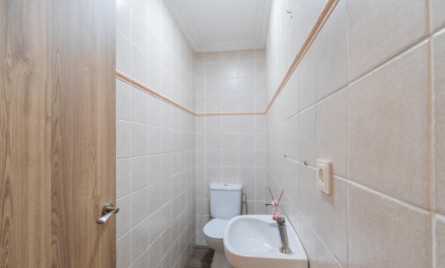 Sale - Villa -
Torrevieja - Torreta florida