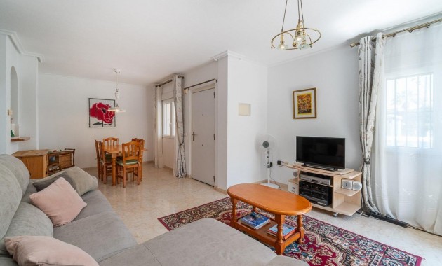 Resale - Chalet -
Orihuela Costa - Playa Flamenca