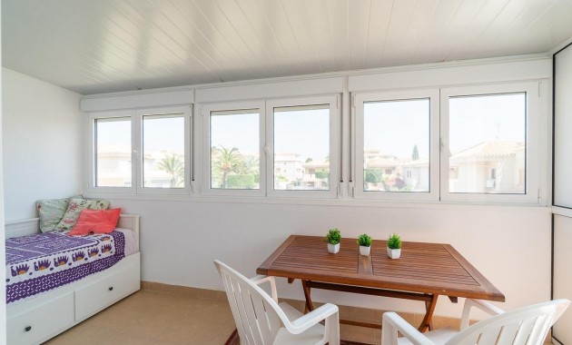 Resale - Chalet -
Orihuela Costa - Playa Flamenca