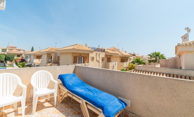 Resale - Chalet -
Orihuela Costa - Playa Flamenca