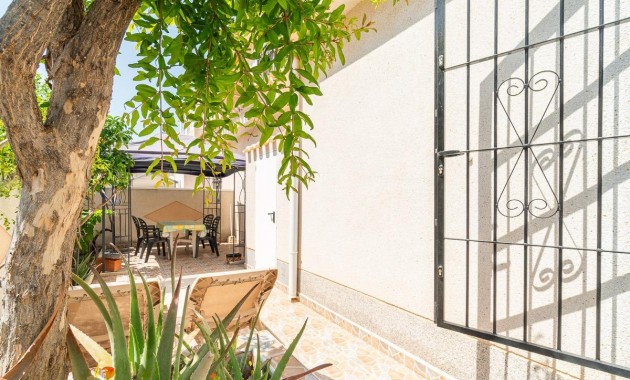 Resale - Chalet -
Orihuela Costa - Playa Flamenca