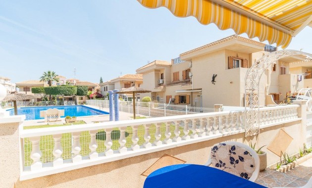 Resale - Chalet -
Orihuela Costa - Playa Flamenca