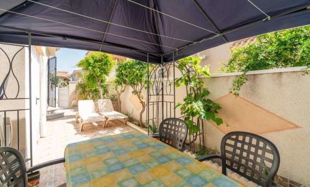 Resale - Chalet -
Orihuela Costa - Playa Flamenca