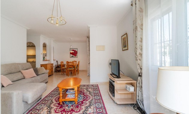 Resale - Chalet -
Orihuela Costa - Playa Flamenca
