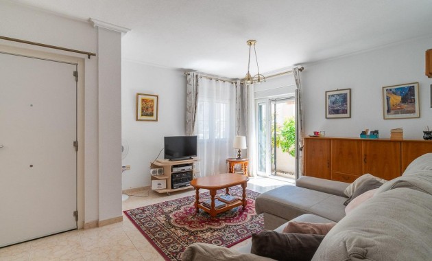 Resale - Chalet -
Orihuela Costa - Playa Flamenca