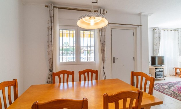 Resale - Chalet -
Orihuela Costa - Playa Flamenca