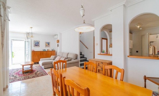 Resale - Chalet -
Orihuela Costa - Playa Flamenca
