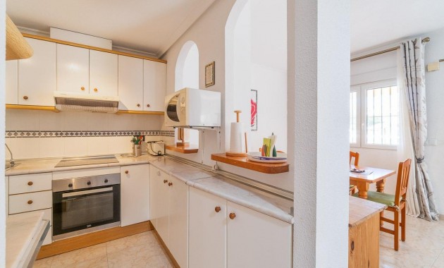 Resale - Chalet -
Orihuela Costa - Playa Flamenca