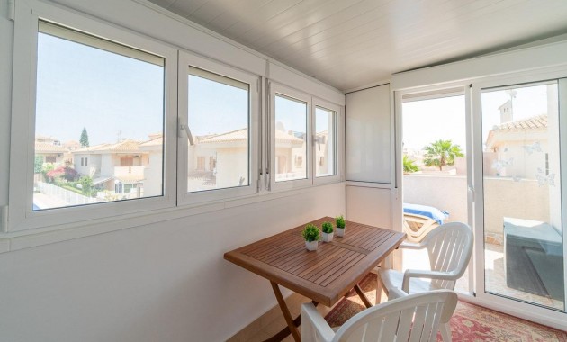 Resale - Chalet -
Orihuela Costa - Playa Flamenca