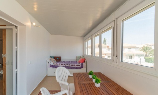 Resale - Chalet -
Orihuela Costa - Playa Flamenca
