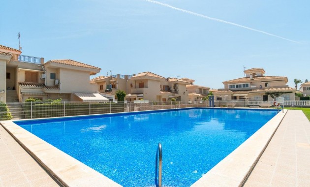 Resale - Chalet -
Orihuela Costa - Playa Flamenca