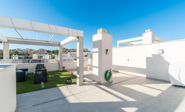 Sale - Terraced house -
Orihuela Costa - Villamartin