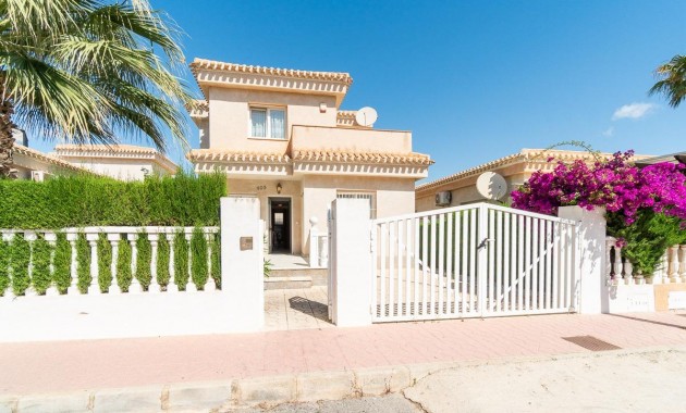 Sale - Villa -
Orihuela Costa - Playa Flamenca