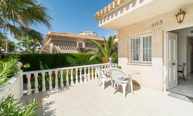 Sale - Villa -
Orihuela Costa - Playa Flamenca