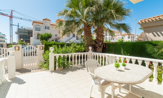 Sale - Villa -
Orihuela Costa - Playa Flamenca