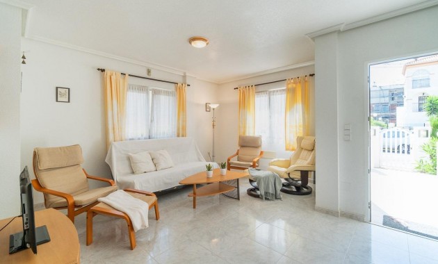 Sale - Villa -
Orihuela Costa - Playa Flamenca