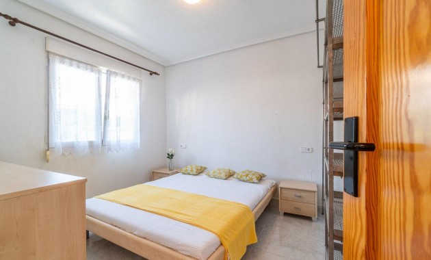 Sale - Villa -
Orihuela Costa - Playa Flamenca