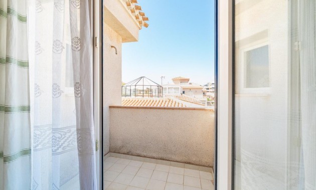Sale - Villa -
Orihuela Costa - Playa Flamenca