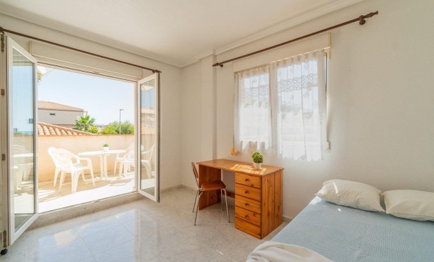 Sale - Villa -
Orihuela Costa - Playa Flamenca