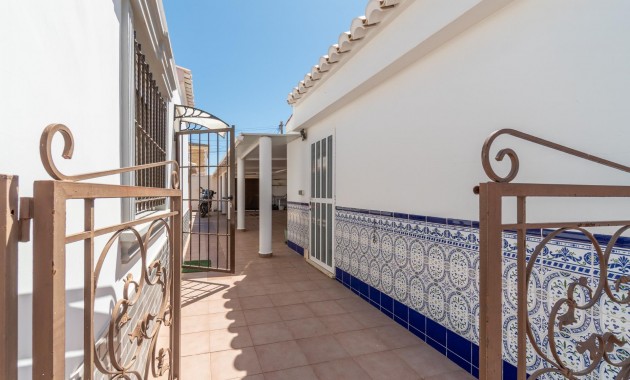 Venta - Villa -
Torrevieja - Torreta florida
