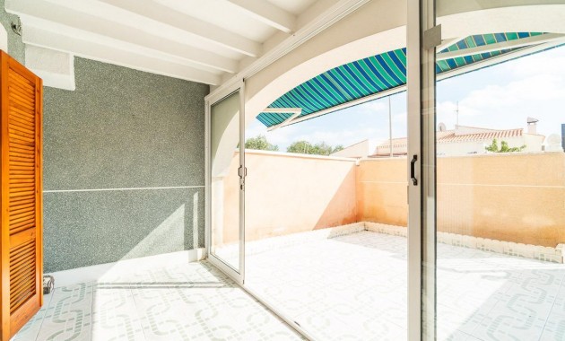 Resale - Bungalow -
Torrevieja - La Siesta - El Salado - Torreta