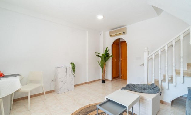 Resale - Bungalow -
Torrevieja - La Siesta - El Salado - Torreta