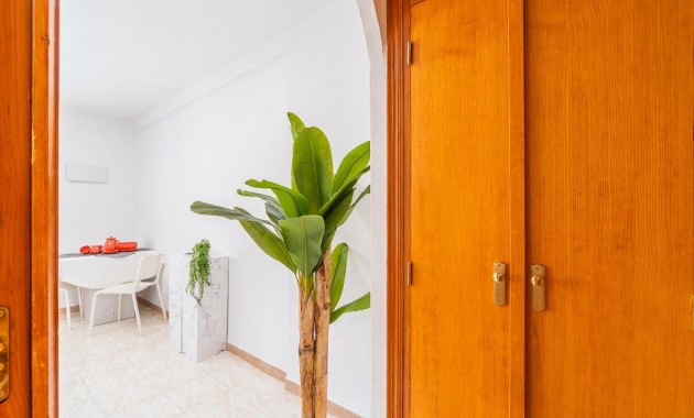 Resale - Bungalow -
Torrevieja - La Siesta - El Salado - Torreta