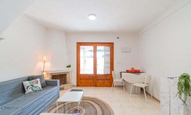 Resale - Bungalow -
Torrevieja - La Siesta - El Salado - Torreta