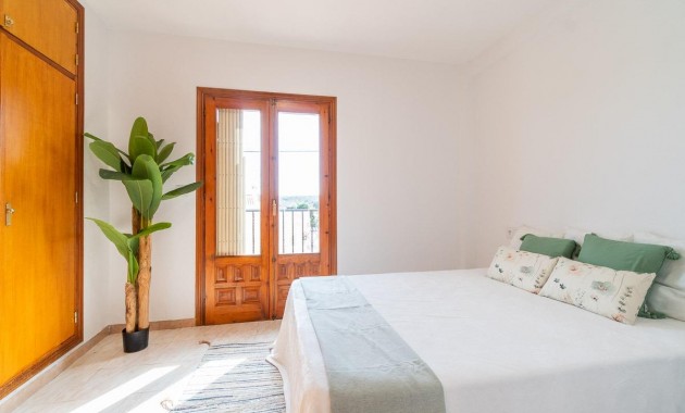 Resale - Bungalow -
Torrevieja - La Siesta - El Salado - Torreta