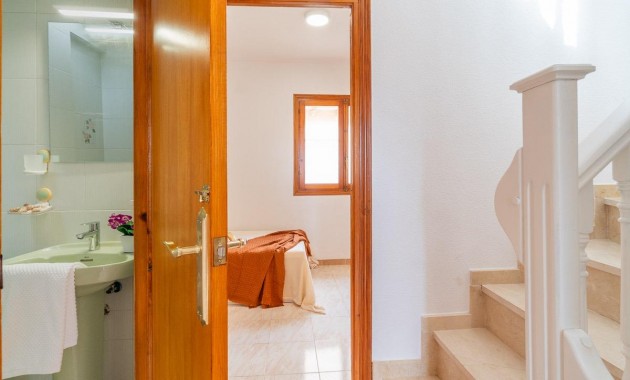 Resale - Bungalow -
Torrevieja - La Siesta - El Salado - Torreta