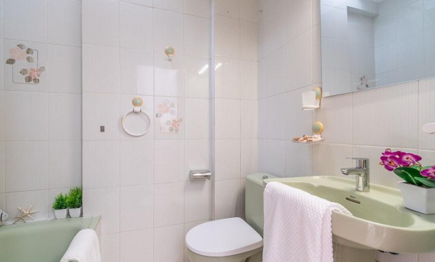 Resale - Bungalow -
Torrevieja - La Siesta - El Salado - Torreta