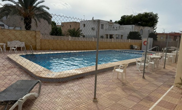 Resale - Bungalow -
Torrevieja - La Siesta - El Salado - Torreta