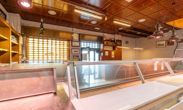 Resale - Commercial Unit -
Torrevieja - Paseo maritimo