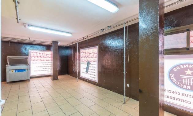 Resale - Commercial Unit -
Torrevieja - Paseo maritimo