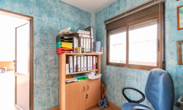 Resale - Commercial Unit -
Torrevieja - Paseo maritimo