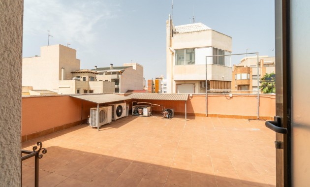 Resale - Commercial Unit -
Torrevieja - Paseo maritimo