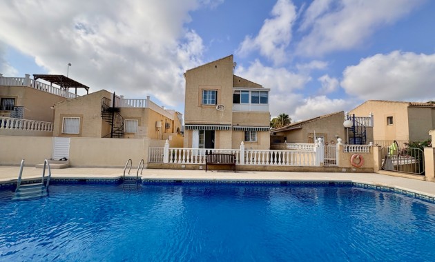 Resale - Einfamilienhaus -
Orihuela - Los Balcones