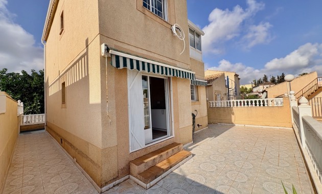 Resale - Einfamilienhaus -
Orihuela - Los Balcones