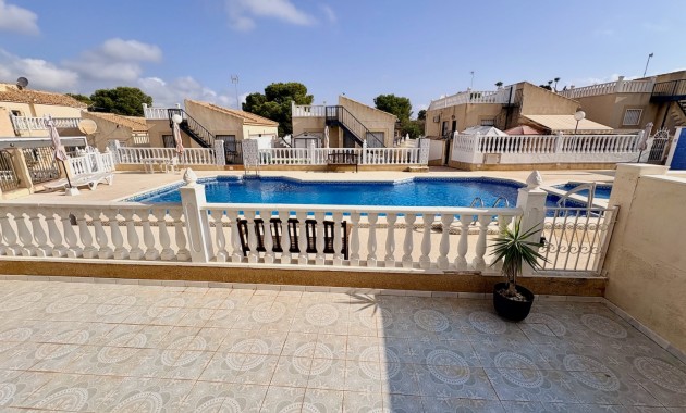 Resale - Einfamilienhaus -
Orihuela - Los Balcones