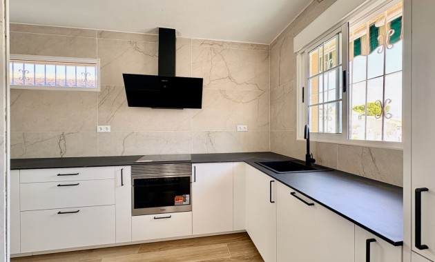 Resale - Einfamilienhaus -
Orihuela - Los Balcones