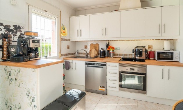 Resale - Villa -
Orihuela Costa - Punta Prima