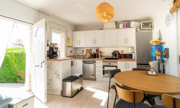Resale - Villa -
Orihuela Costa - Punta Prima